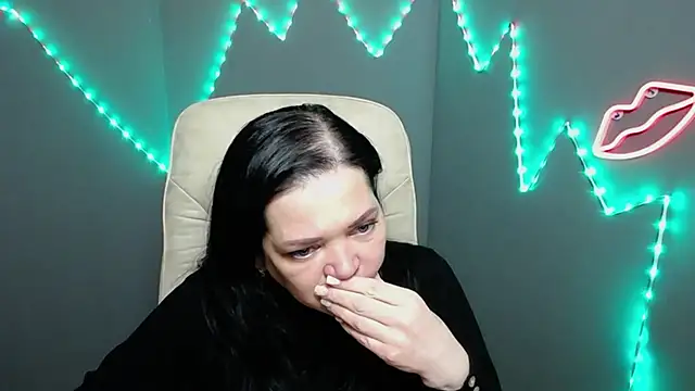 LauraFinn's Live XXX Chat