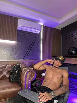 AaronCruz_ 即時 XXX 聊天