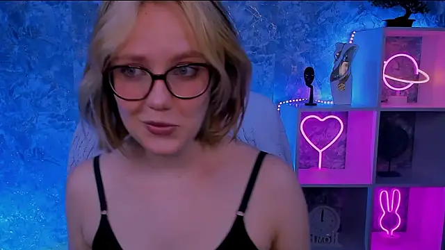 madeline_doll 现场XXX聊天