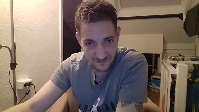 Bizzyjustin 在線直播表演