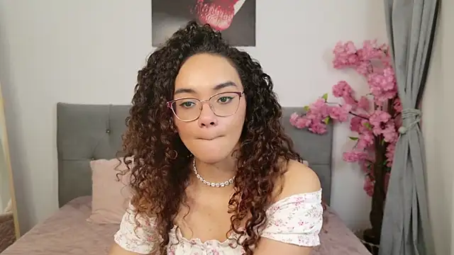 Taylor_Tina live XXX chat