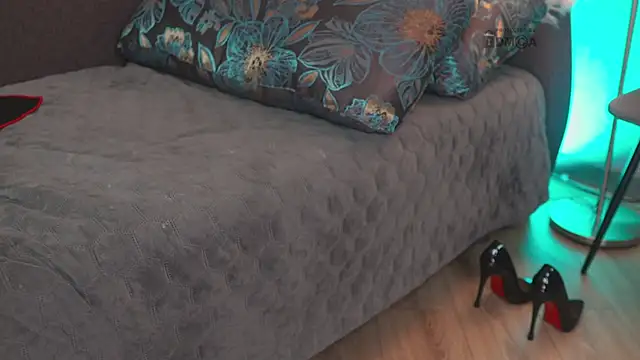 Chatroom XXX en direct de misstics_