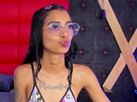 KarlaSlutSkinny__のライブXXXチャット