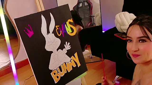 EmmyEvans1 Adlı Modelin Canlı XXX Sohbeti