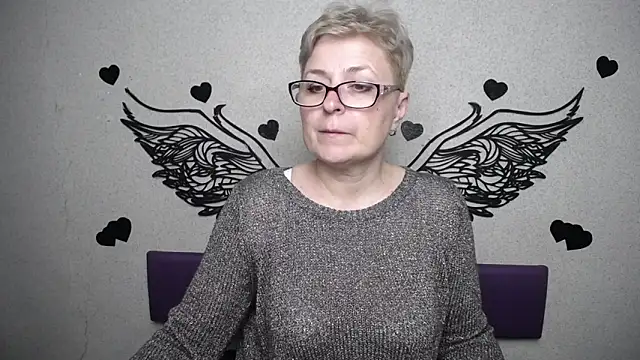 EmiliaGree's Live XXX Chat