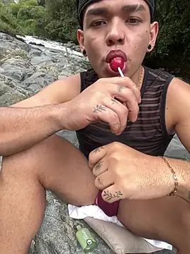 Chatroom XXX en direct de jhosepMoreno