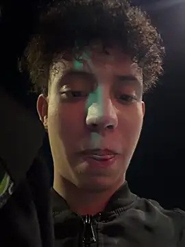 Chat +18 de yoursexyjose ao vivo