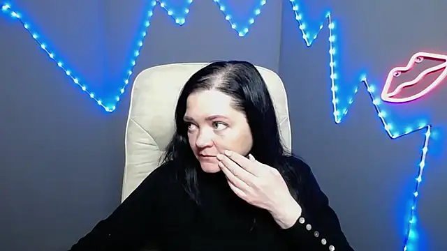 LauraFinn – Kamerová šou