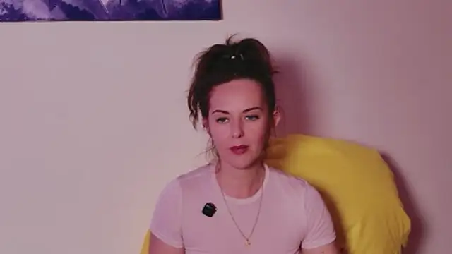 Witch_in_Velvet Adlı Modelin Canlı XXX Sohbeti