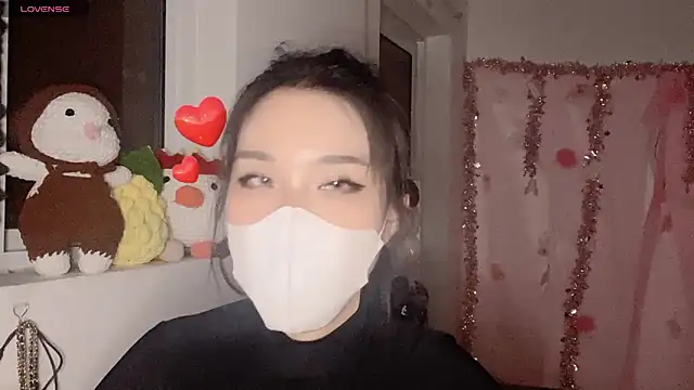 XXX chat uživo modela Tieu-May