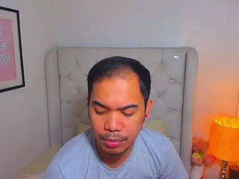 AsianZero 在線直播表演