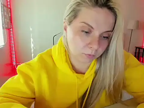 callme_iva's Webcam Show