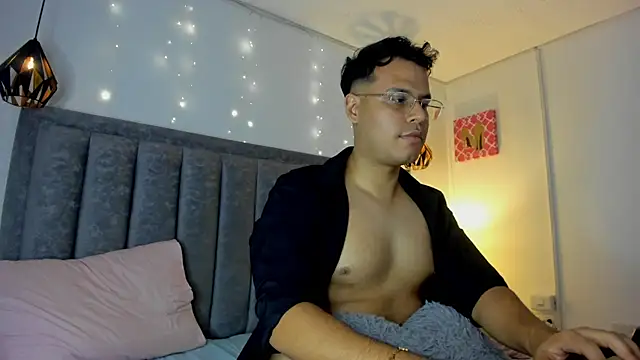 Show modela Liam_ruse na web-kameri