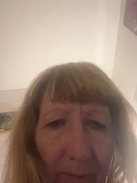 MatureKim Show in webcam