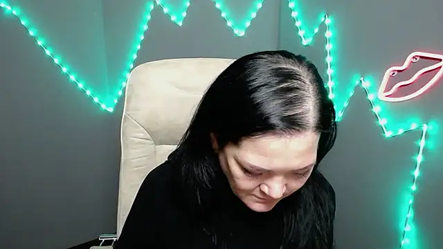 LauraFinn's Live XXX Chat