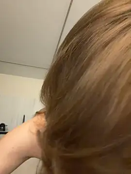 Show modela -AngelAri- na web-kameri