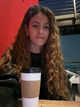 XXX chat uživo modela alana15