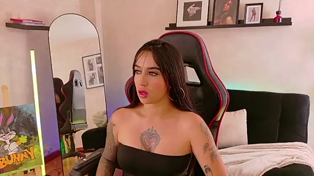 EmmyEvans1's Live XXX Chat