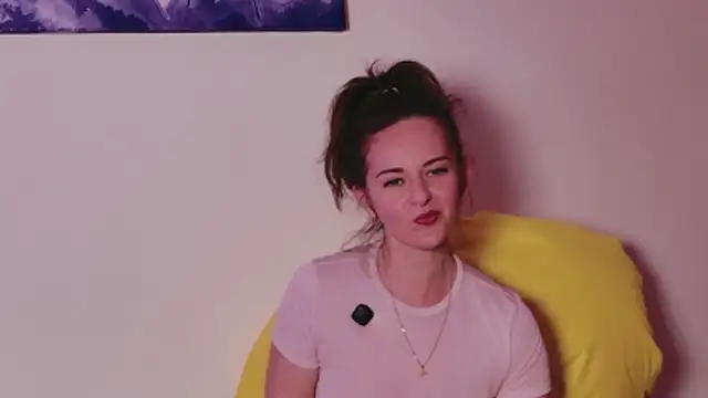 Witch_in_Velvet Adlı Modelin Canlı XXX Sohbeti