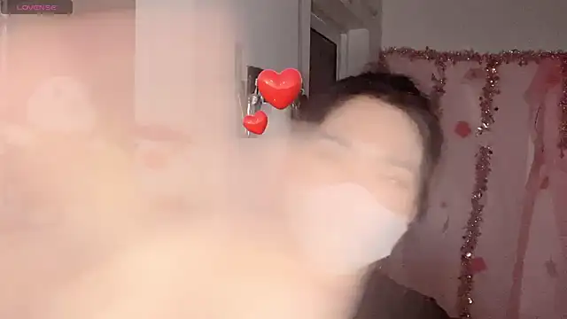 Tieu-May Adlı Modelin Canlı XXX Sohbeti