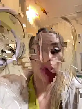 KatieCutieXooo Webcamshow