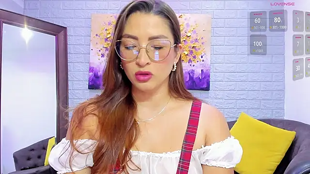 _LaraMom_ Chat XXX live