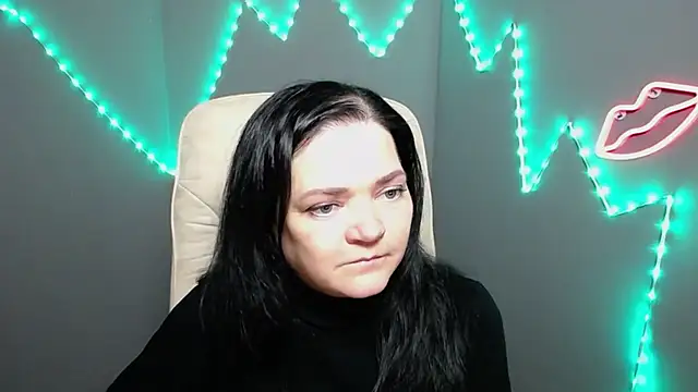 LauraFinnのライブXXXチャット