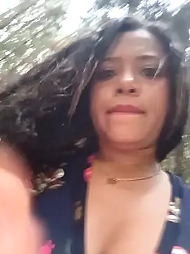 cindy_damm: διαδικτυακό σόου στην κάμερα