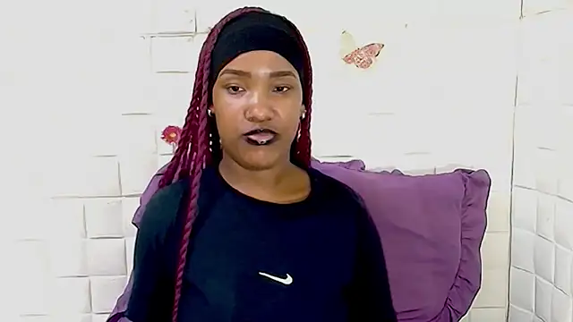 Chat +18 de EroticSexyPrada ao vivo