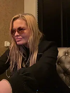 Lisavontease Adlı Modelin Canlı XXX Sohbeti