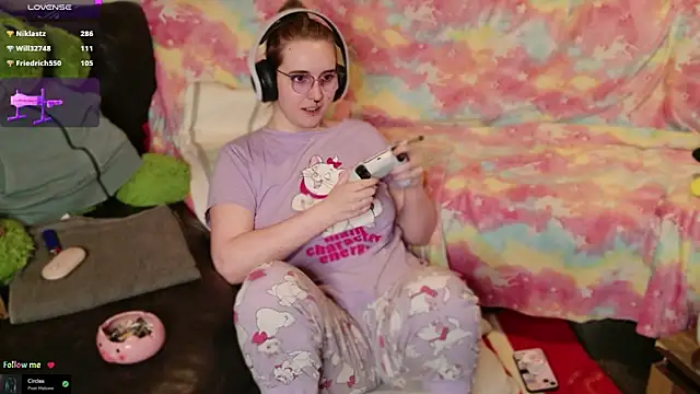 Chat XXX en directo de GamerGirl_Eve