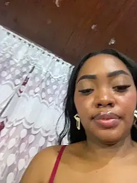 MonicaSex_ Adlı Modelin Canlı XXX Sohbeti