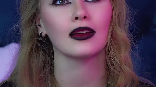 AgataFoxley Adlı Modelin Canlı XXX Sohbeti