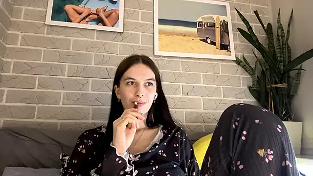 دردشة LaraDraggoo الجنسية المباشرة