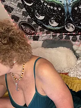 SuzyCatzz Live XXX-Chat