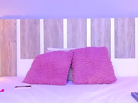 แชท XXX สดของ EmilySearss