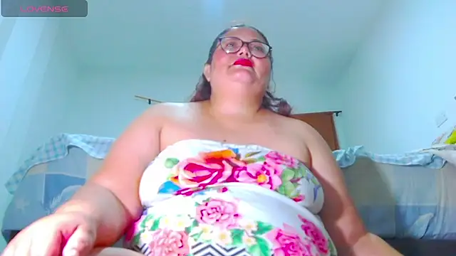 ashelymalefica: онлайн-секс-чат