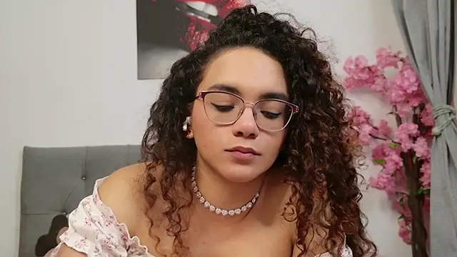 Taylor_Tina Adlı Modelin Canlı XXX Sohbeti