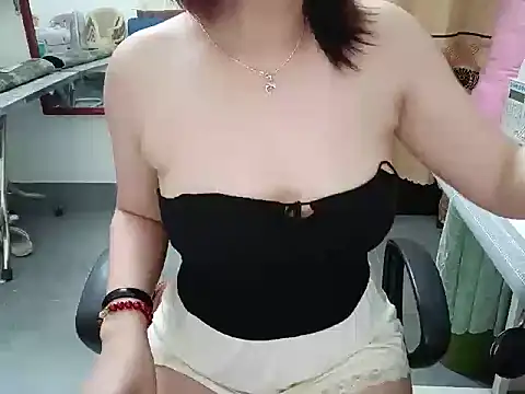 Heni6368's Webcam Show