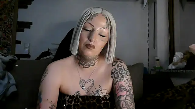 RoxxyInk – Naživo XXX chat