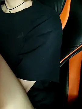 Chat +18 de Aashikalaa ao vivo