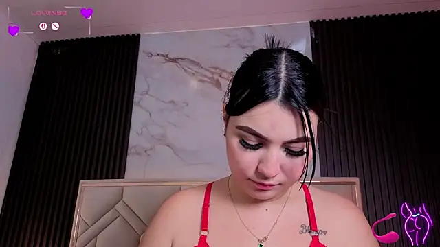 MiaaFarrel Adlı Modelin Canlı XXX Sohbeti