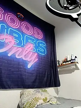 Mikaaa97's Live XXX Chat