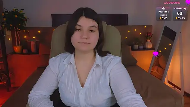 Viola__Shy live XXX chat