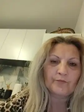 Divineblond live XXX chat