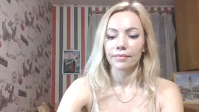 Amoretta live XXX chat