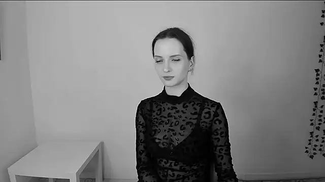 Ariadna_Shy 即時 XXX 聊天