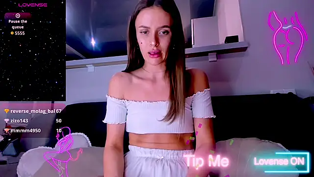 madina_taher's Live XXX Chat