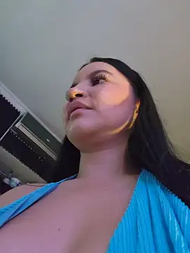 Pretty_Julieta élő XXX-chatje