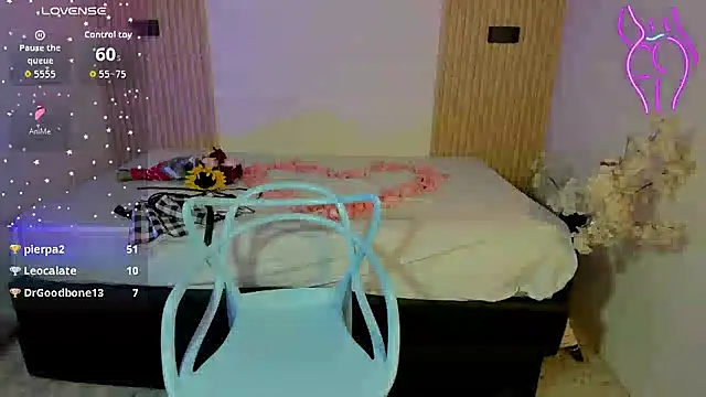 Chatroom XXX en direct de CharlotteKing8